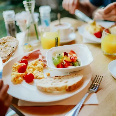 Sanglier Hotell 5*